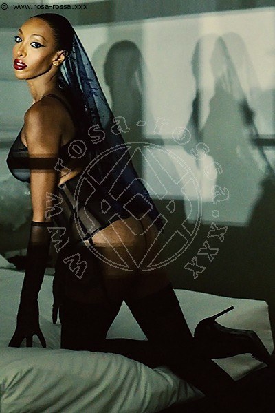 Naomi Closed  MILANO 3457713495